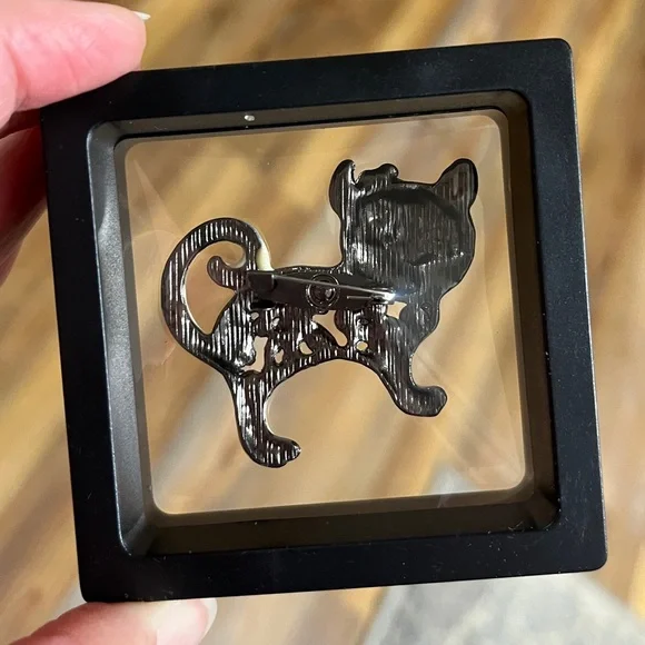 Brooch-cat, NIP,  enamel beige paint/ rhinestones, 1.9x1.5 - Picture 7 of 8